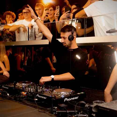 DJs01